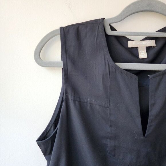 Banana Republic Women's Black Tank Top | Split Neck, Pleated, Medium, Like New - Picture 6 of 6
